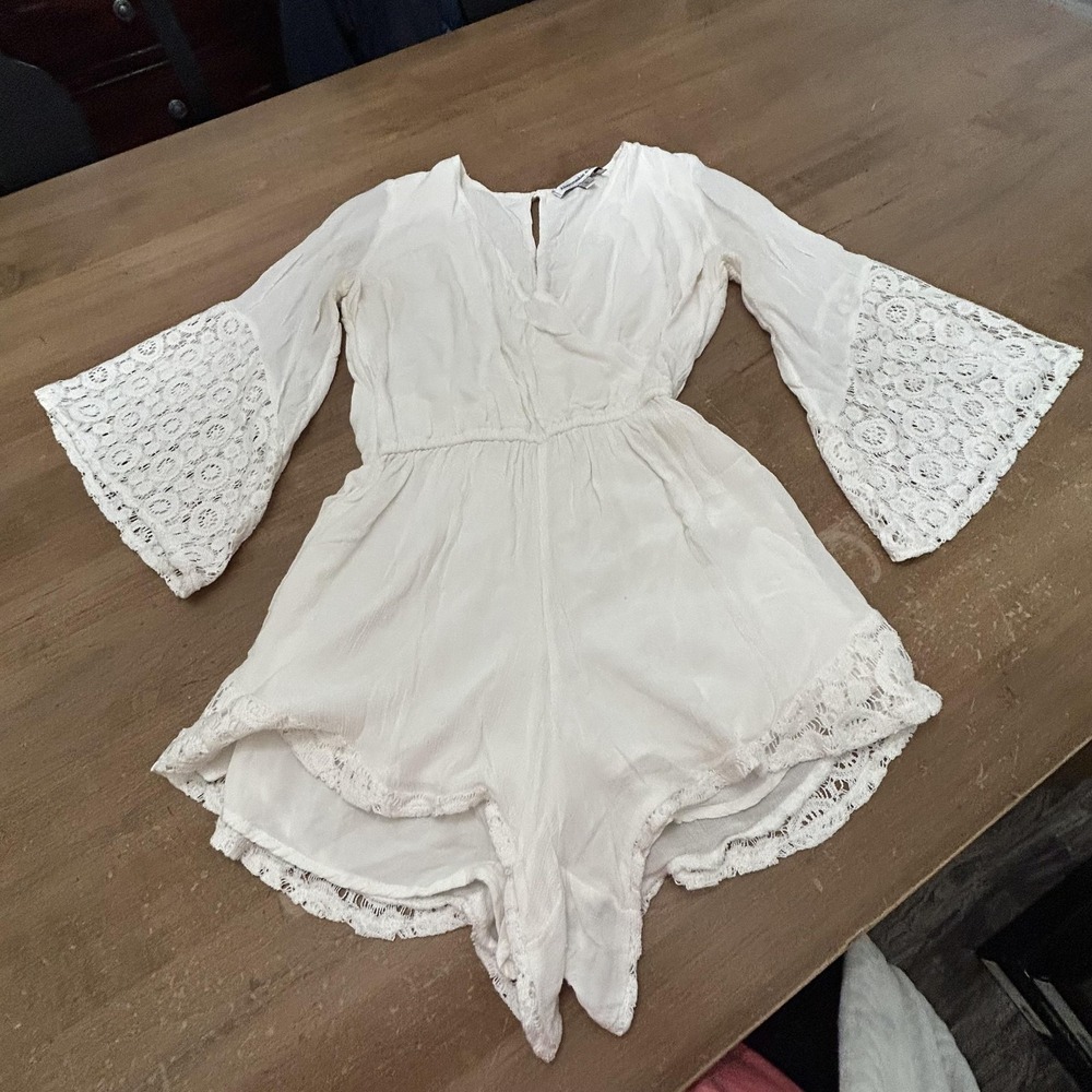 Abercrombie & Fitch Y2K Romper Womens Small White Lace Bell Sleeve V Neck Boho